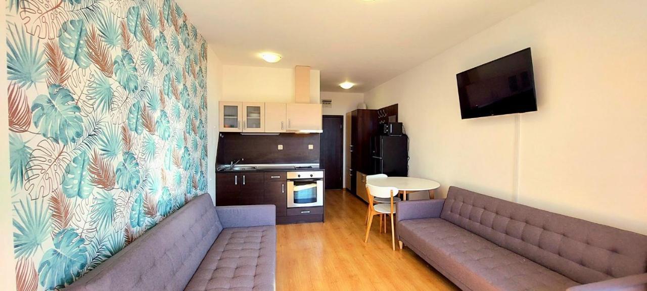 Menada Luxor Apartments Sveti Vlas Eksteriør bilde