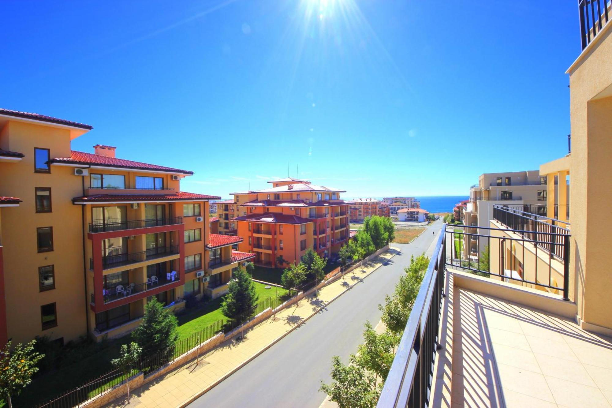 Menada Luxor Apartments Sveti Vlas Eksteriør bilde
