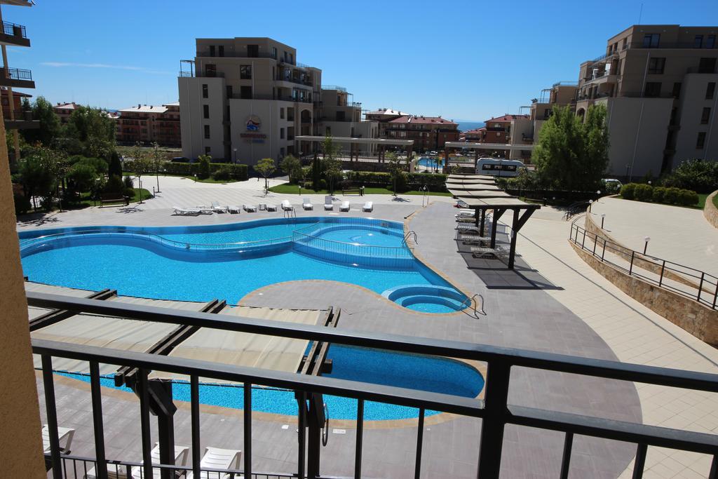 Menada Luxor Apartments Sveti Vlas Eksteriør bilde