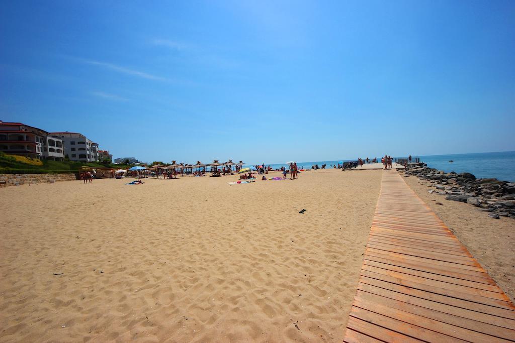 Menada Luxor Apartments Sveti Vlas Eksteriør bilde
