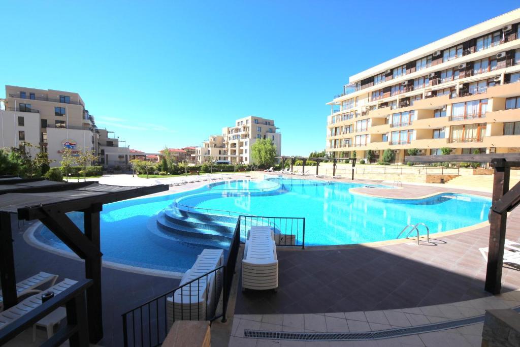 Menada Luxor Apartments Sveti Vlas Eksteriør bilde