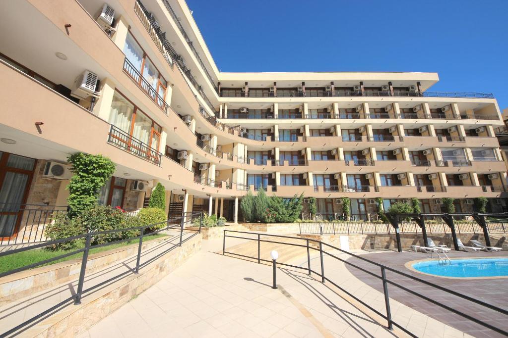 Menada Luxor Apartments Sveti Vlas Eksteriør bilde