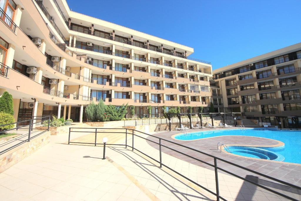 Menada Luxor Apartments Sveti Vlas Eksteriør bilde