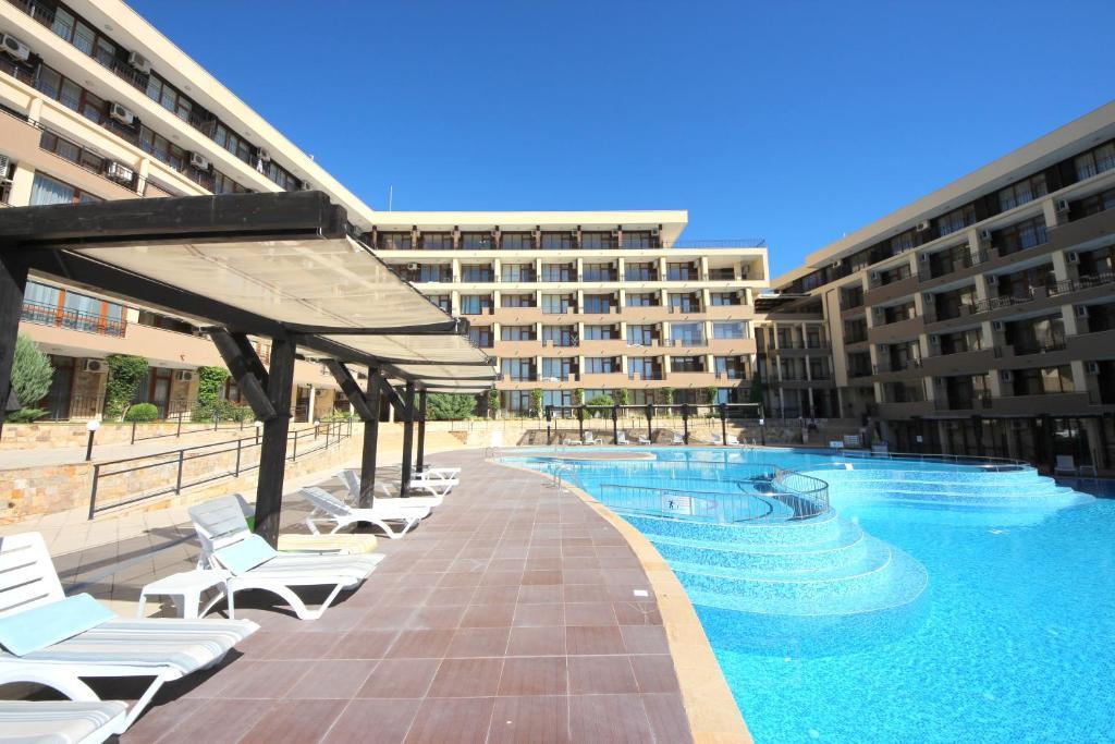 Menada Luxor Apartments Sveti Vlas Eksteriør bilde