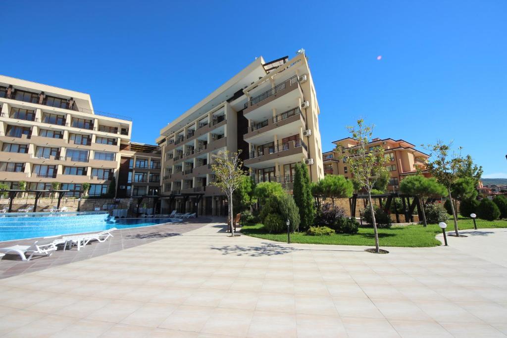 Menada Luxor Apartments Sveti Vlas Eksteriør bilde