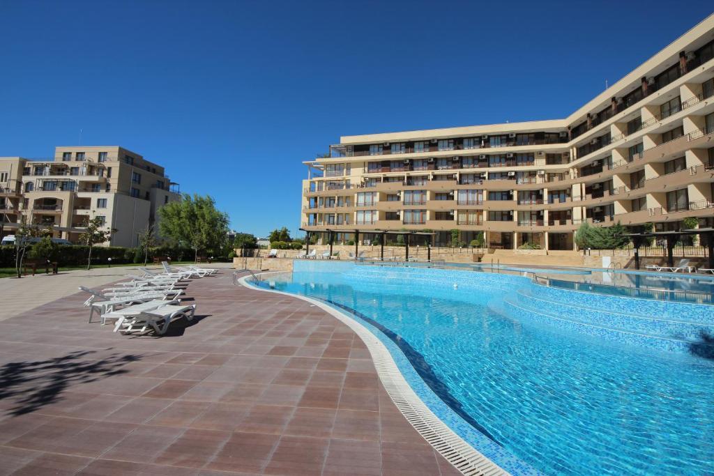 Menada Luxor Apartments Sveti Vlas Eksteriør bilde