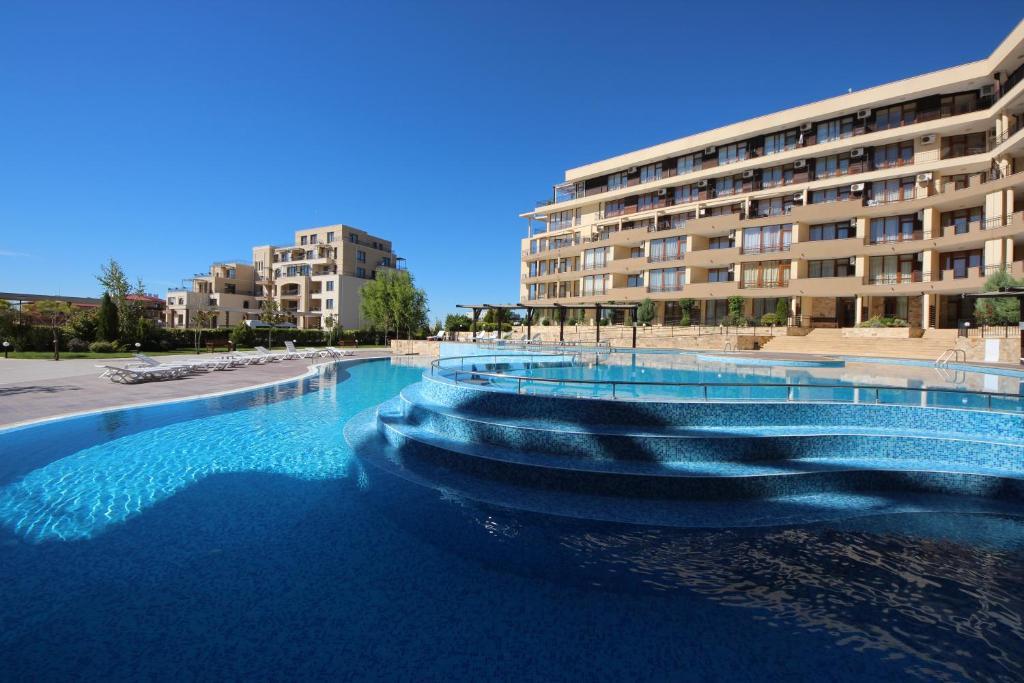 Menada Luxor Apartments Sveti Vlas Eksteriør bilde