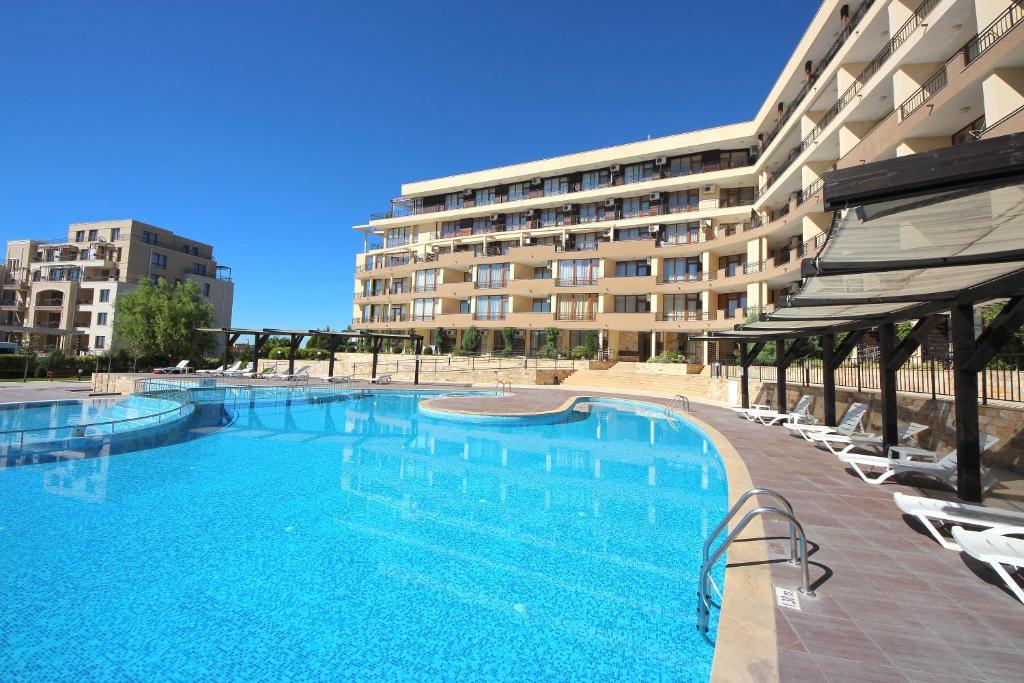 Menada Luxor Apartments Sveti Vlas Eksteriør bilde