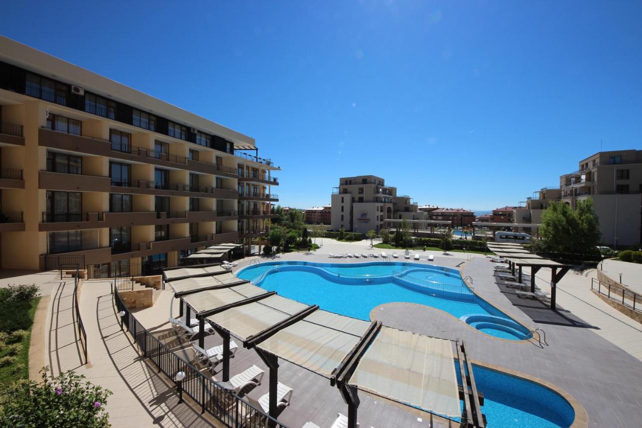 Menada Luxor Apartments Sveti Vlas Eksteriør bilde